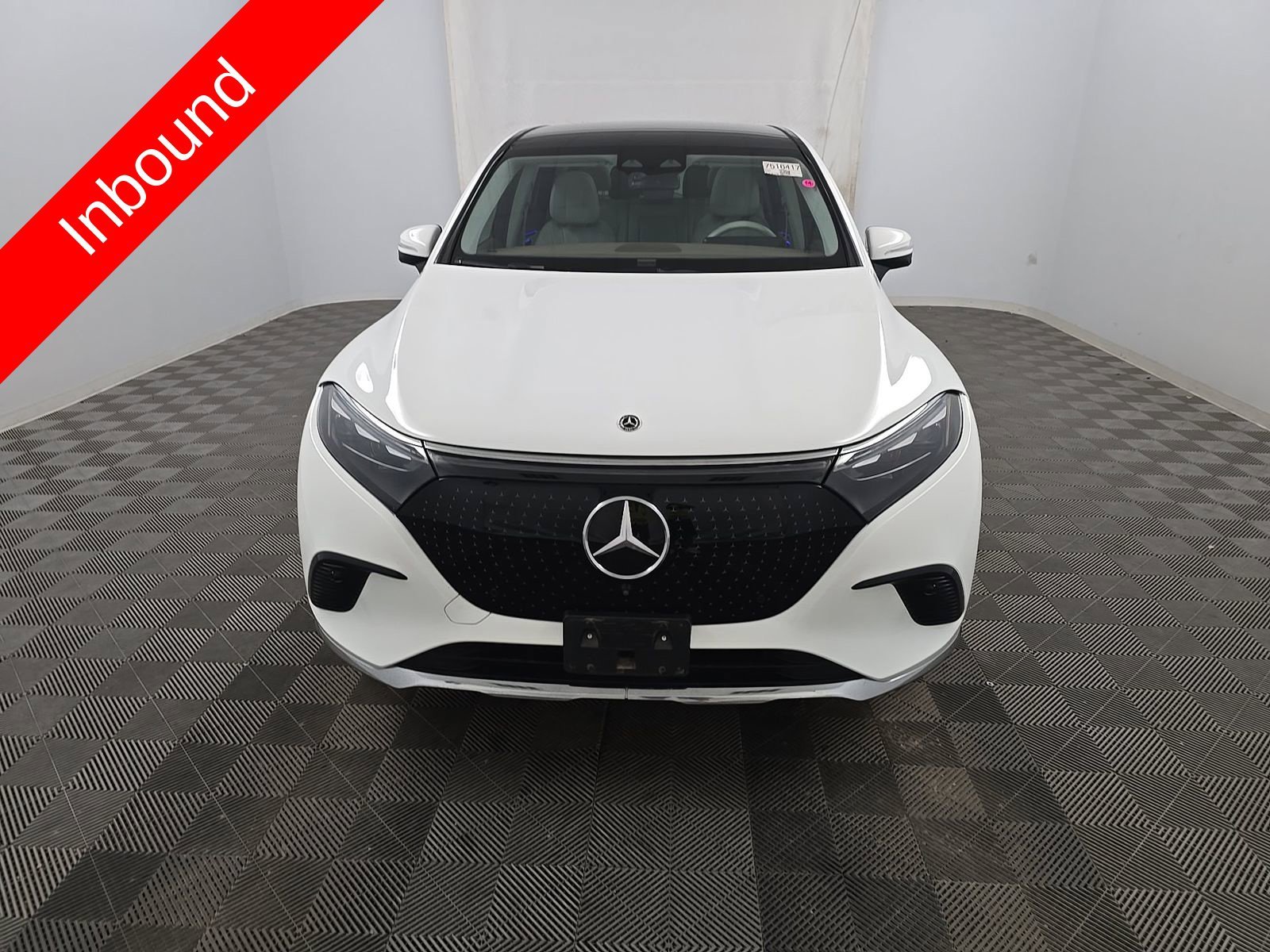 Used 2023  Mercedes-Benz 450 image 2