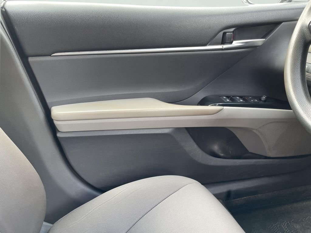 Used 2018 Gray Toyota LE image 12