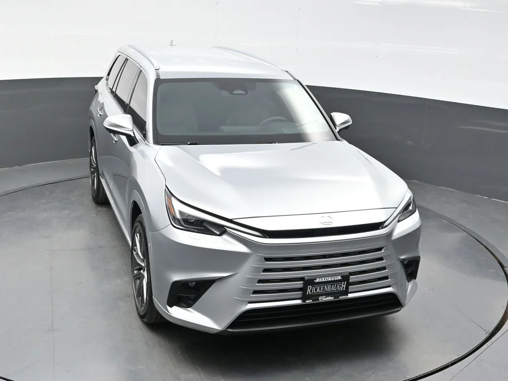 Used 2024 Silver Lexus 550h+ Luxury image 41
