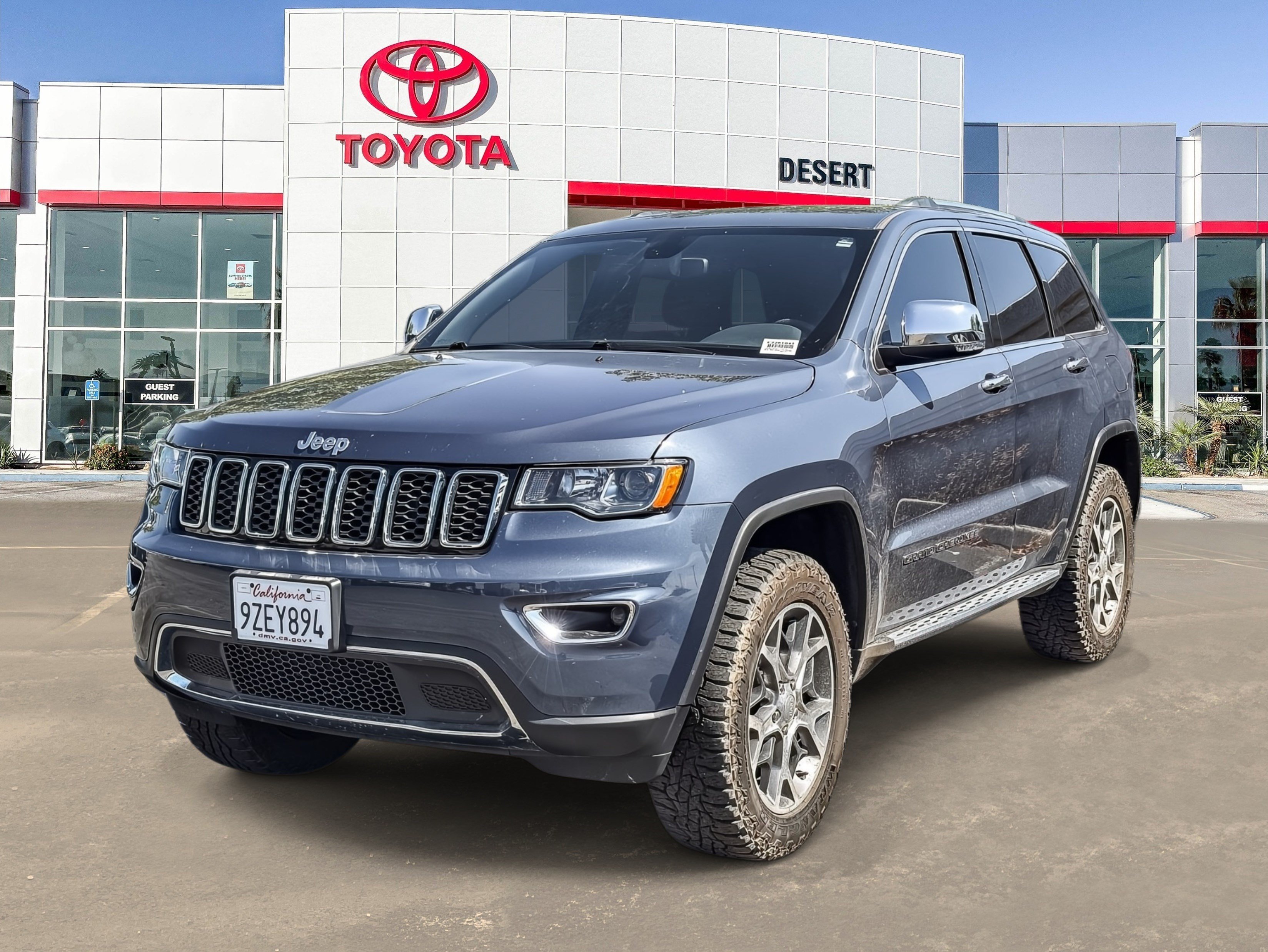 Used 2020 Slate Blue Pearlcoat Jeep Limited image 3