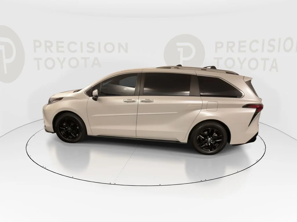 Used 2023 Wind Chill Pearl Toyota Limited image 12