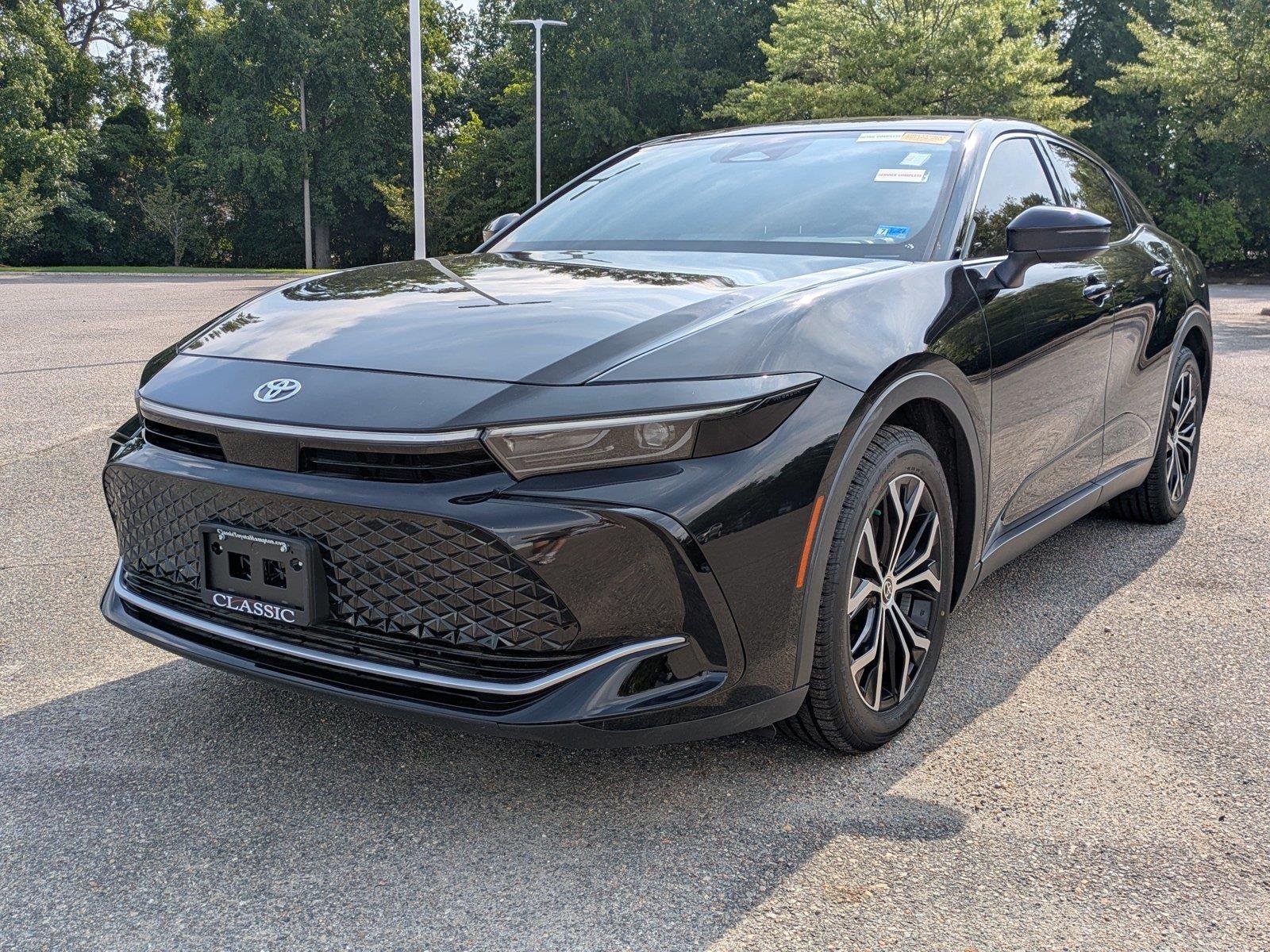 Used 2023 Black Toyota XLE image 8