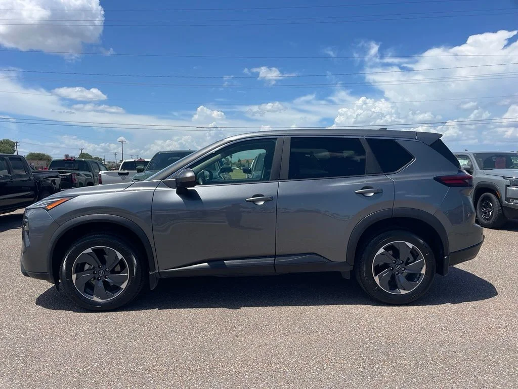 Used 2024 Gray Nissan SV image 4