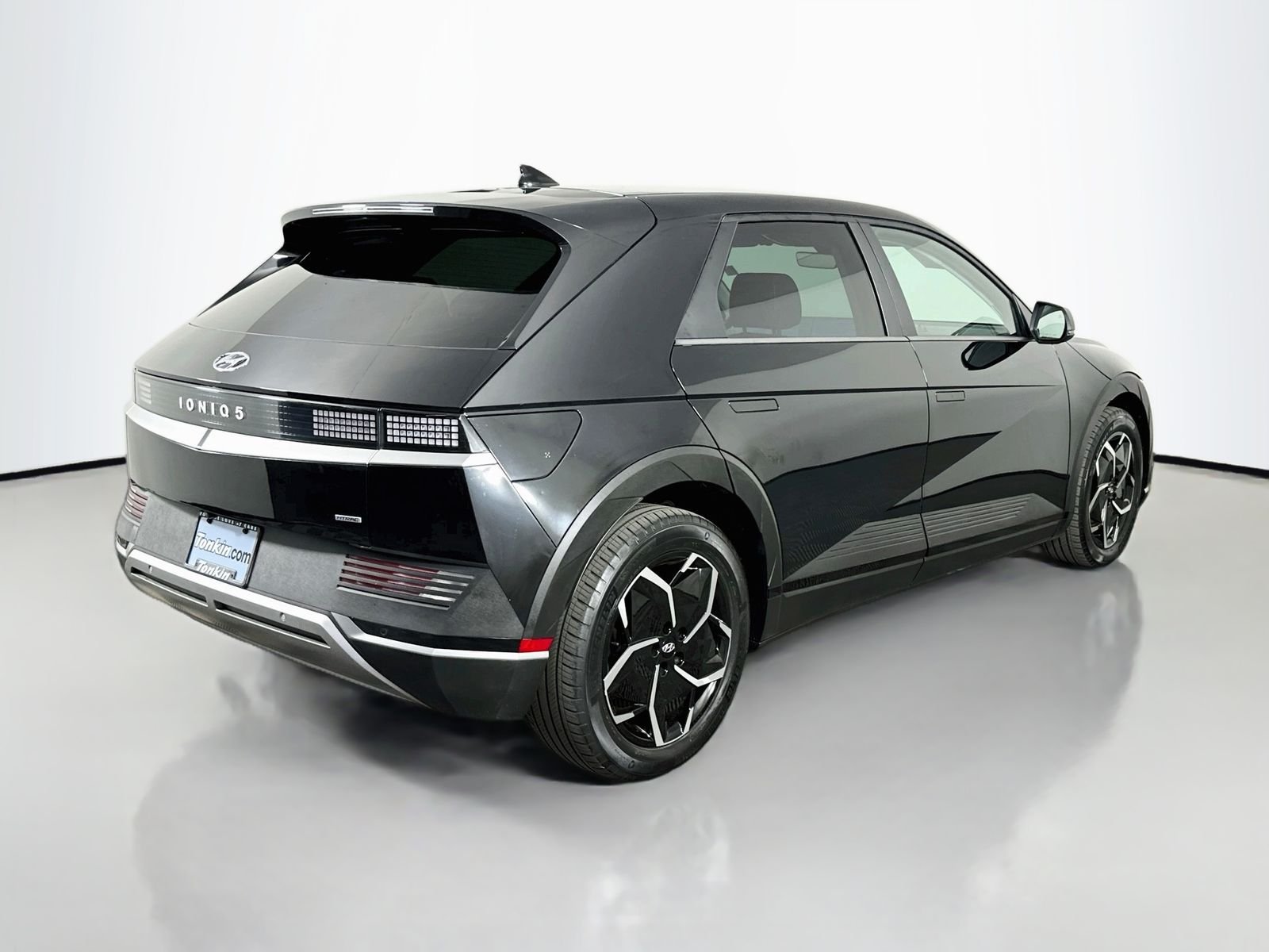 Used 2023 Abyss Black Hyundai SEL image 8