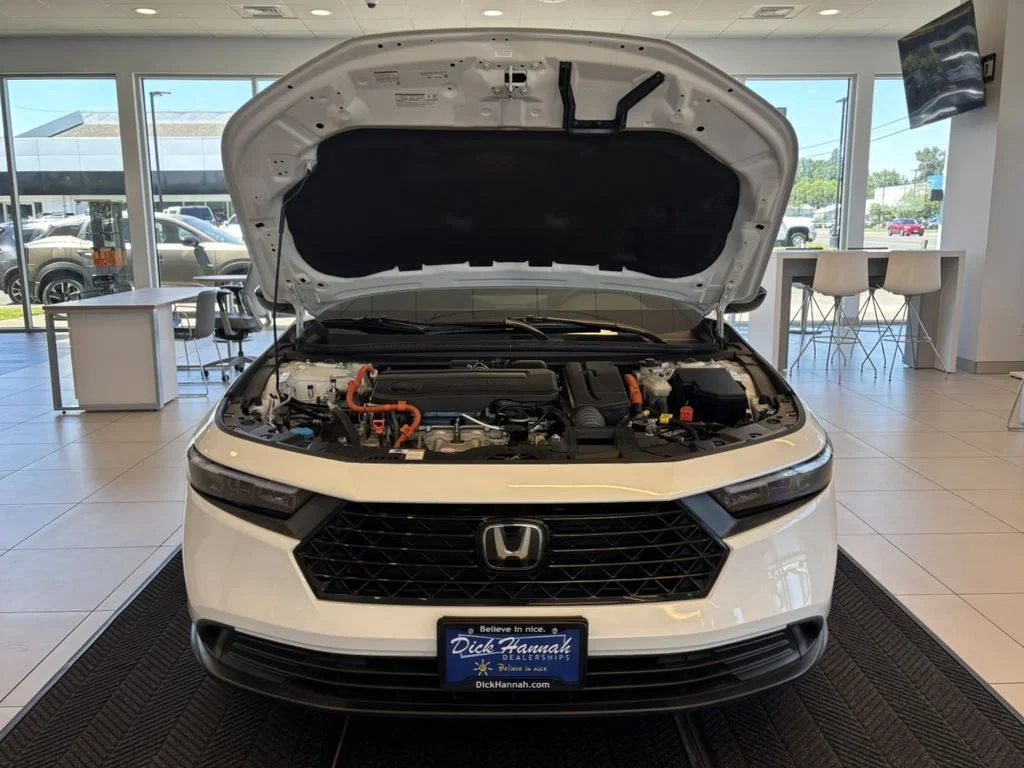 Used 2023 White Honda Sport image 4
