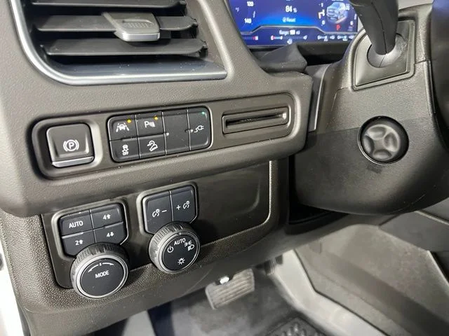 Used 2022 White Chevrolet Premier image 20