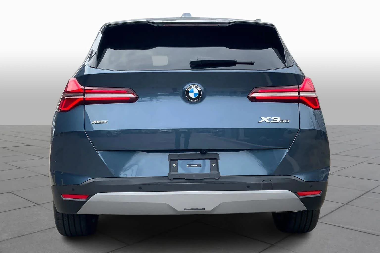 New 2026 Arctic Race Blue metallic BMW 30 xDrive image 4