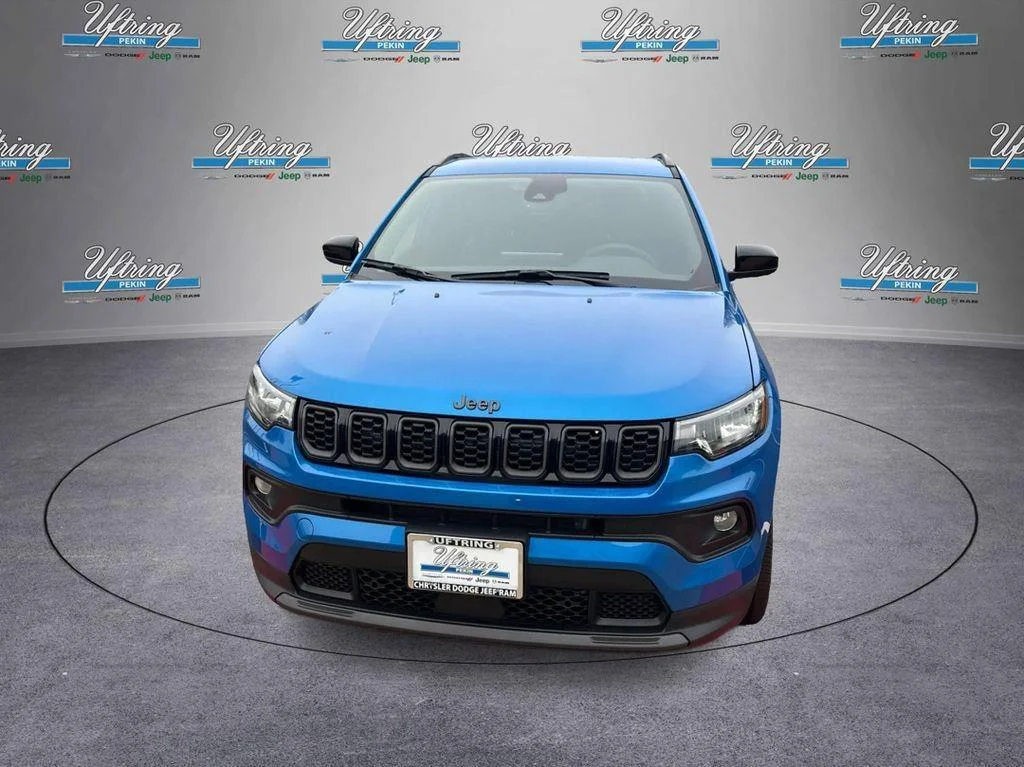 New 2026 Hydro Blue Pearlcoat Jeep Latitude Altitude image 8