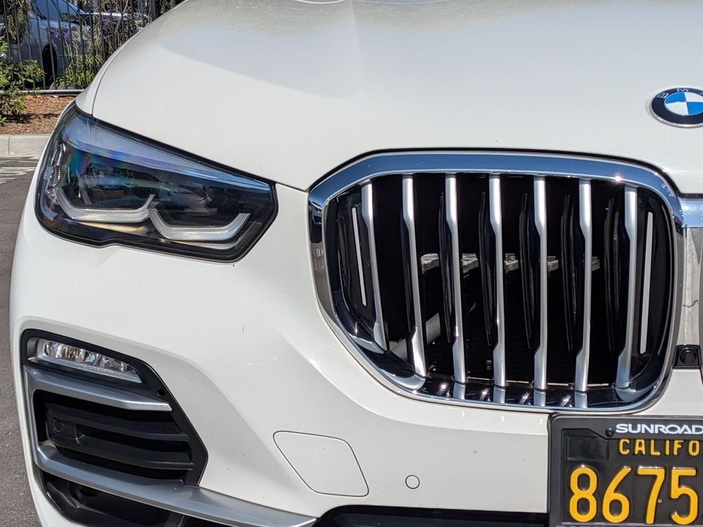 Used 2019 White BMW xDrive40i image 21