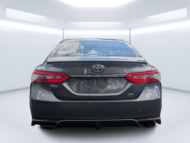 Used 2018 Gray Toyota SE image 4