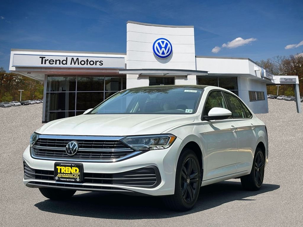 Certified Used 2023 White Volkswagen 1.5T SE image 2