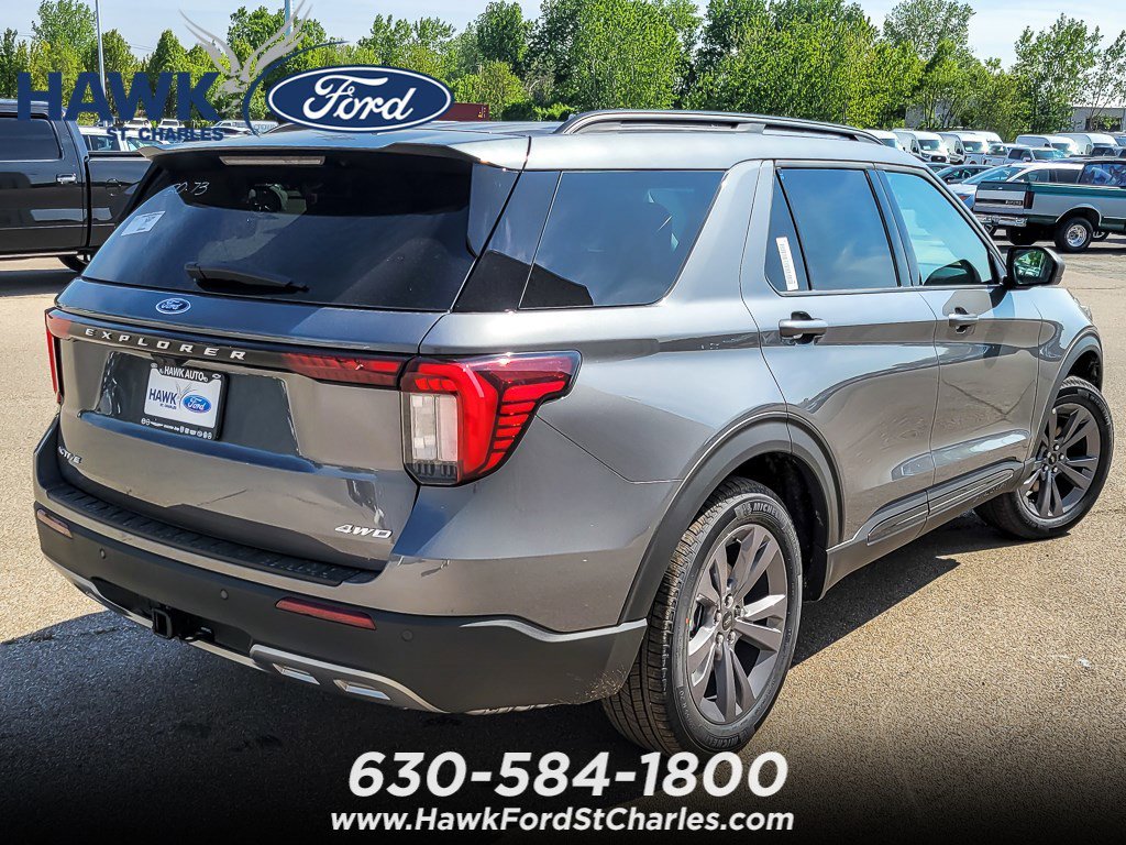 New 2026 Carbonized Gray Metallic Ford Active image 7