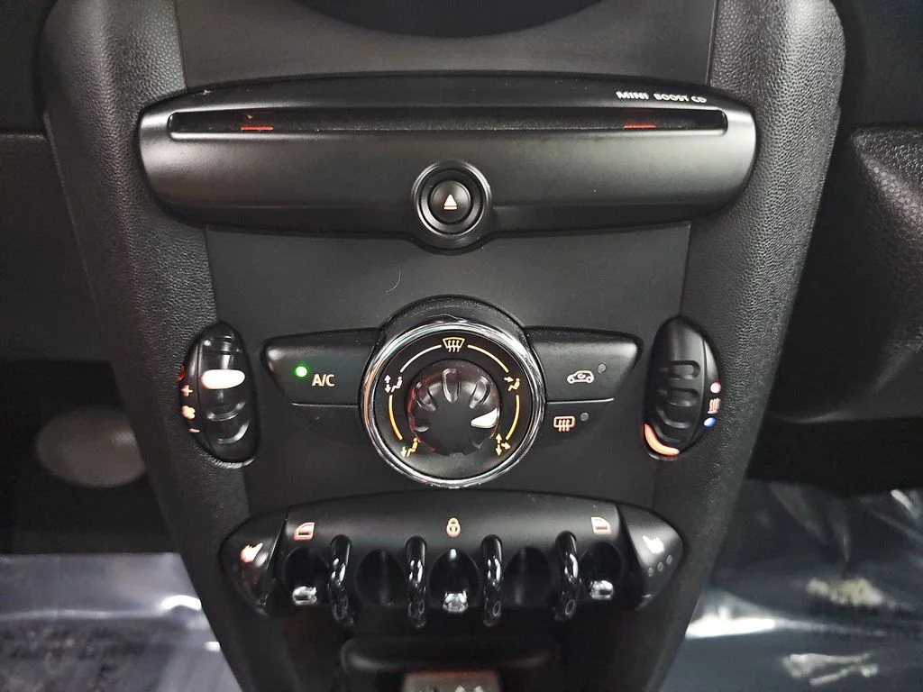 Used 2014 Silver MINI Base image 23