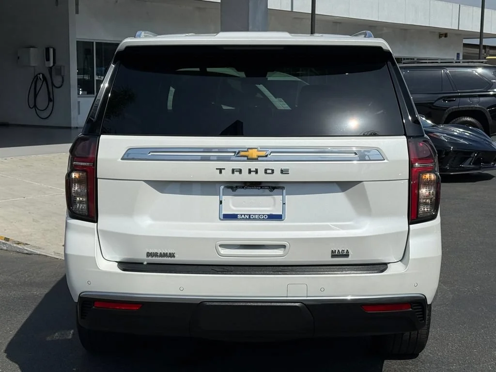 Used 2023 Iridescent Pearl Tricoat Chevrolet High Country image 8