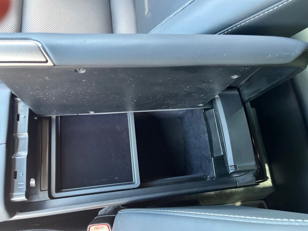 Used 2025 White Toyota XLE image 20