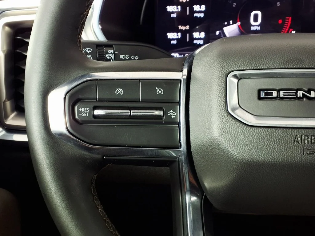 Used 2025 Sterling Metallic GMC Denali image 19
