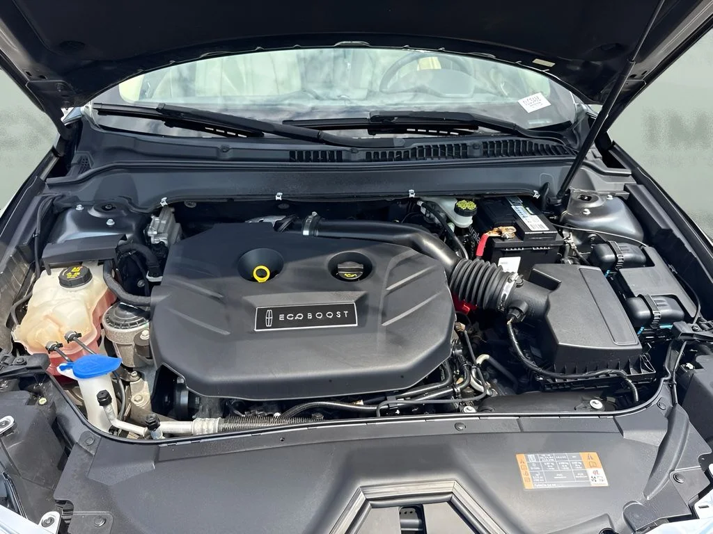 Used 2015  Lincoln Base image 17