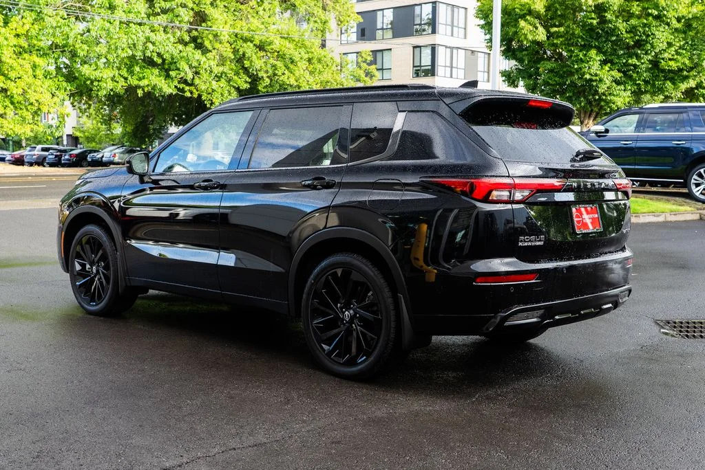 New 2026 Black Nissan Platinum image 4