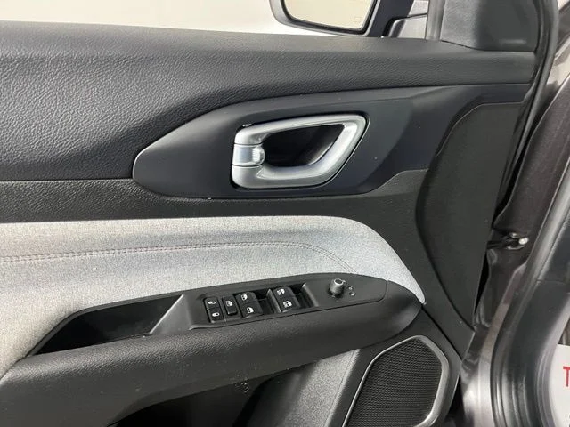 Used 2023 Gray Jeep Latitude Lux image 16