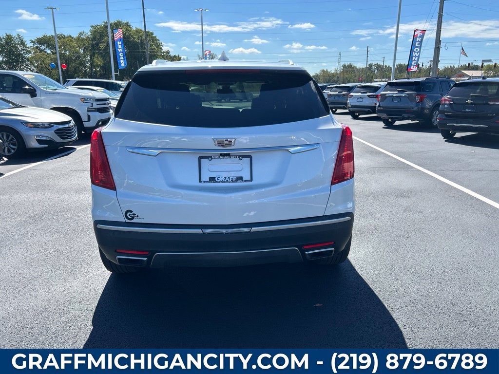 Used 2017 CRYSTAL WHITE TRICOAT Cadillac Platinum AWD image 12