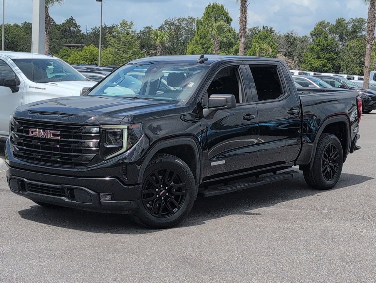 2022 GMC Sierra 2WD Crew Cab Short Box Elevation's photo