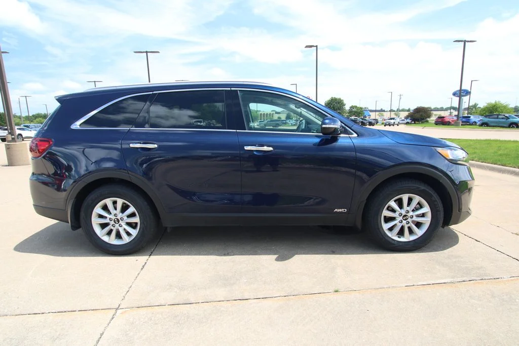 Used 2019 Blue Kia LX image 4