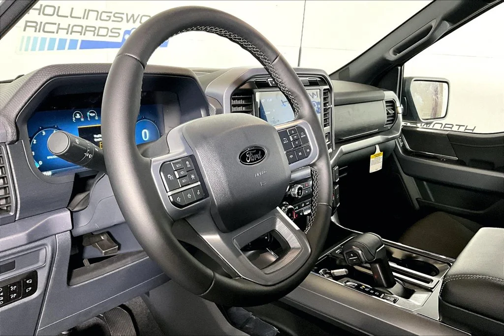 New 2025 Agate Black Metallic Ford XLT image 6