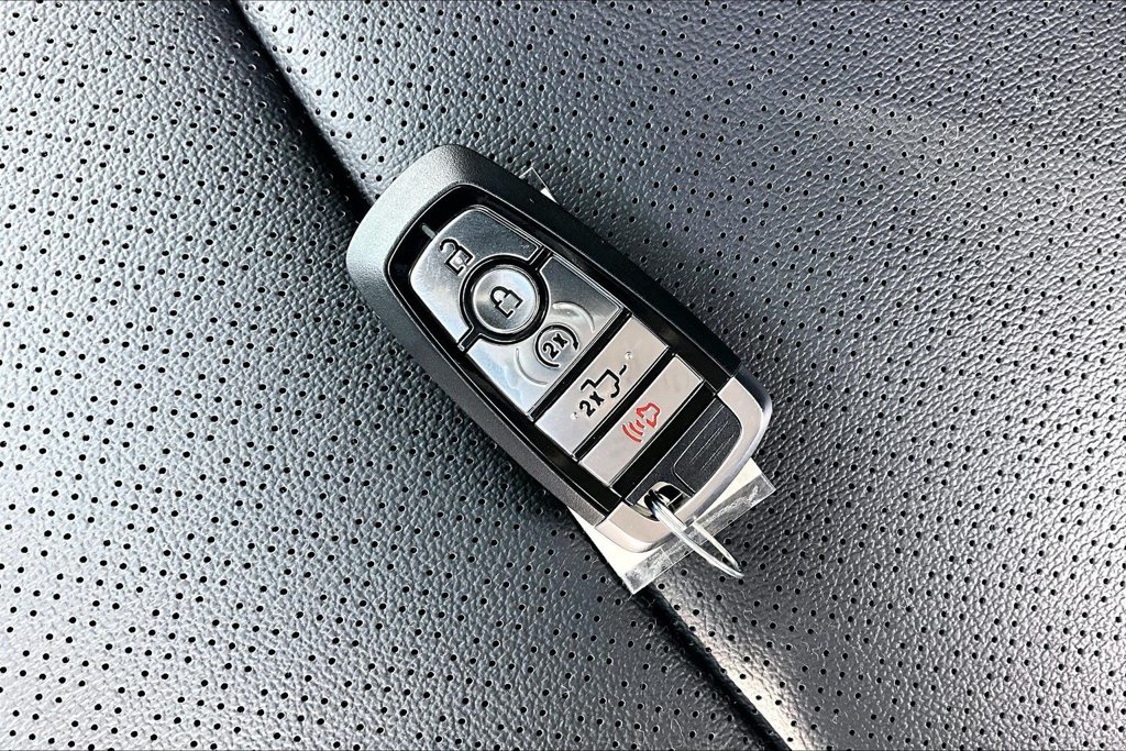New 2026 Agate Black Metallic Ford Lariat® image 34