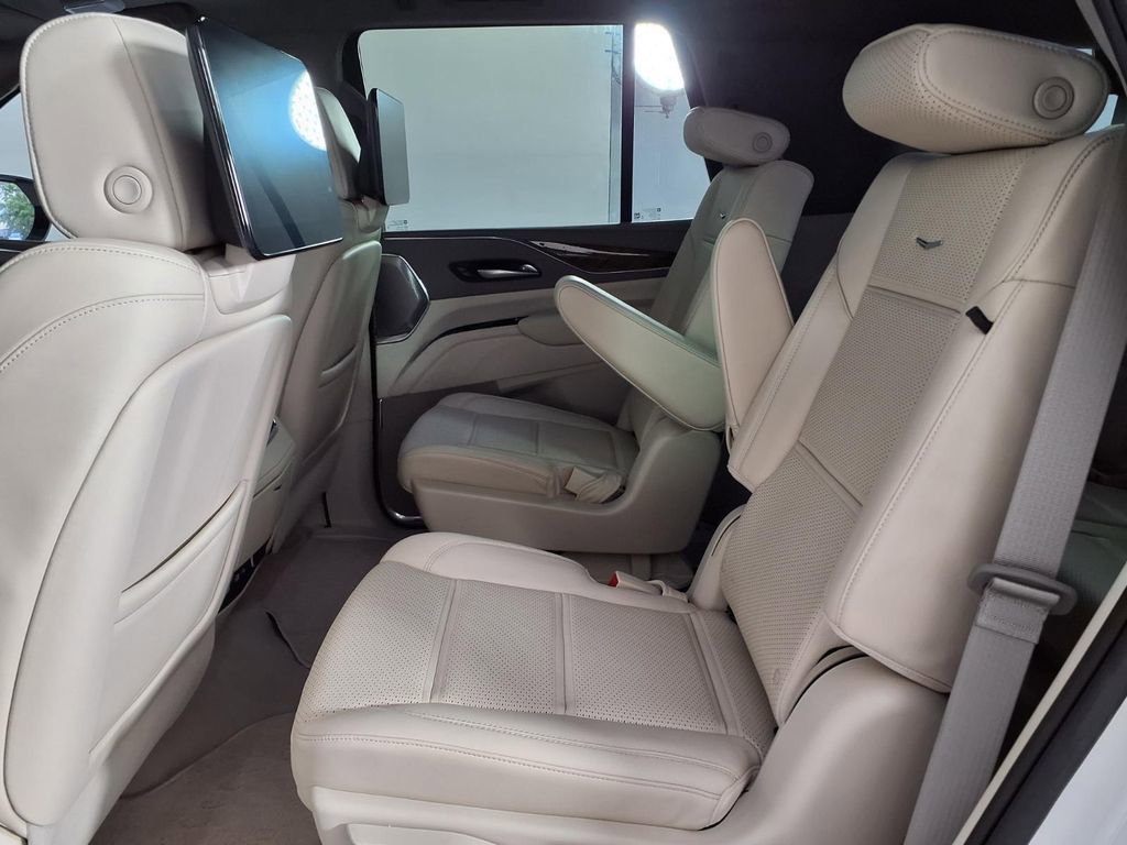 Used 2022 Crystal White Tricoat Cadillac Premium Luxury Platinum image 14