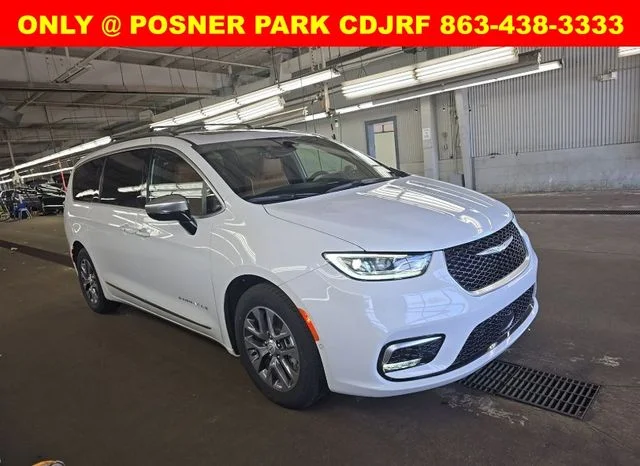 2026 Chrysler Pacifica Hybrid Pinnacle PHEV's photo