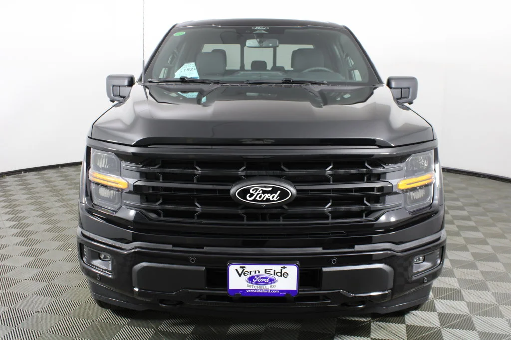 New 2026 Agate Black Metallic Ford XLT image 2