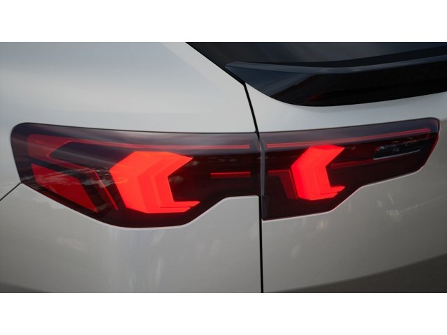 New 2027 Dune Grey Metallic BMW xDrive28i image 8