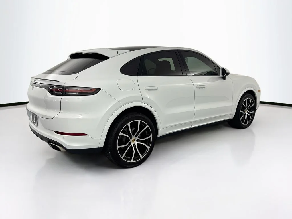 Used 2022 White Porsche Base image 5