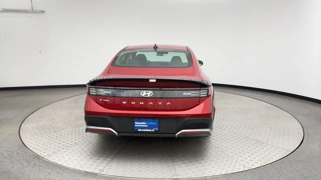 Used 2025 Red Hyundai SE image 3