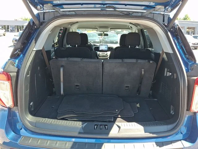 Certified Used 2023 Blue Metallic Ford XLT image 30
