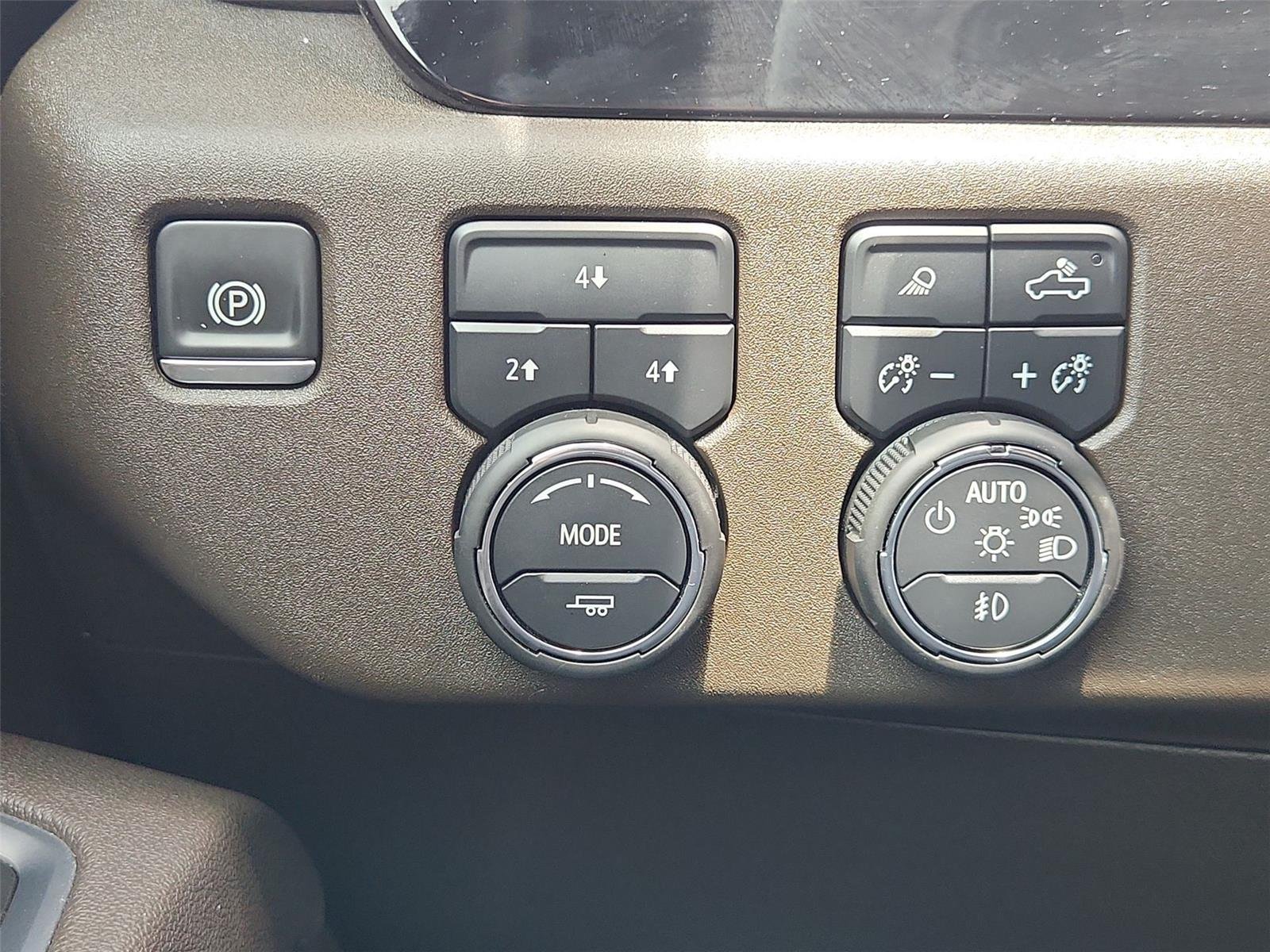 Used 2025 Black Chevrolet LT image 17