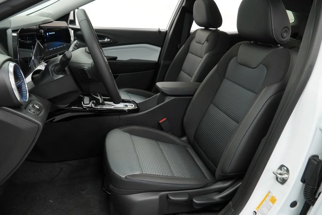 New 2026 Summit White Chevrolet LT image 7