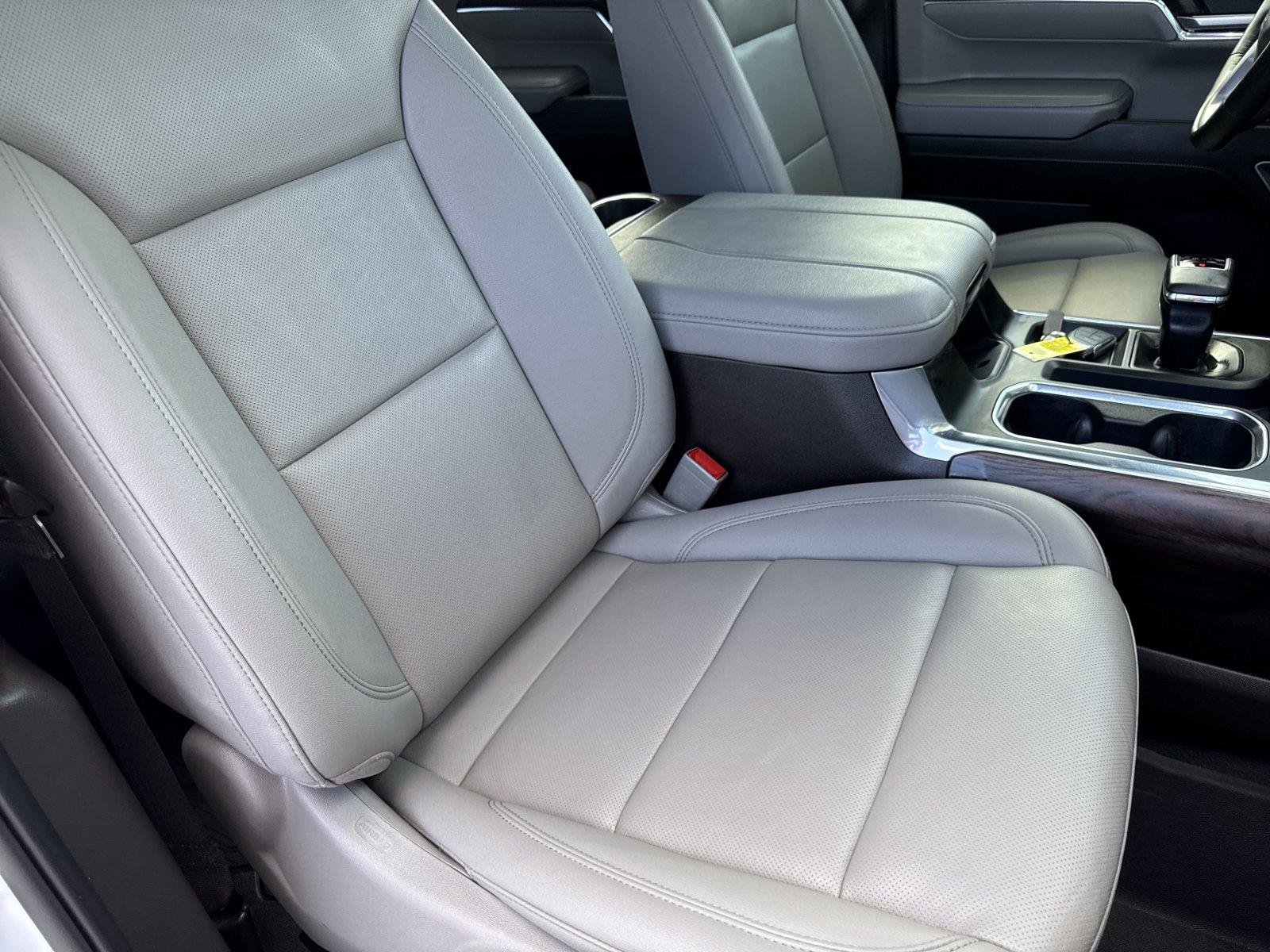Used 2024 White Frost Tricoat GMC SLT image 37