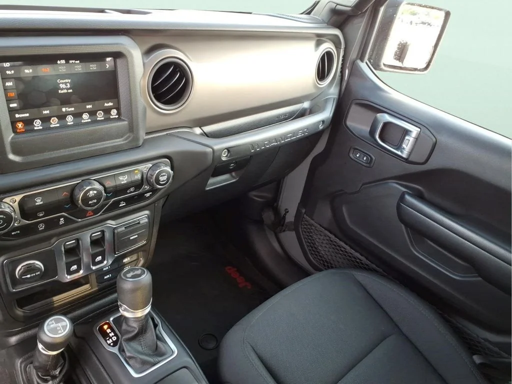 Used 2021 Gray Jeep Sport S image 19
