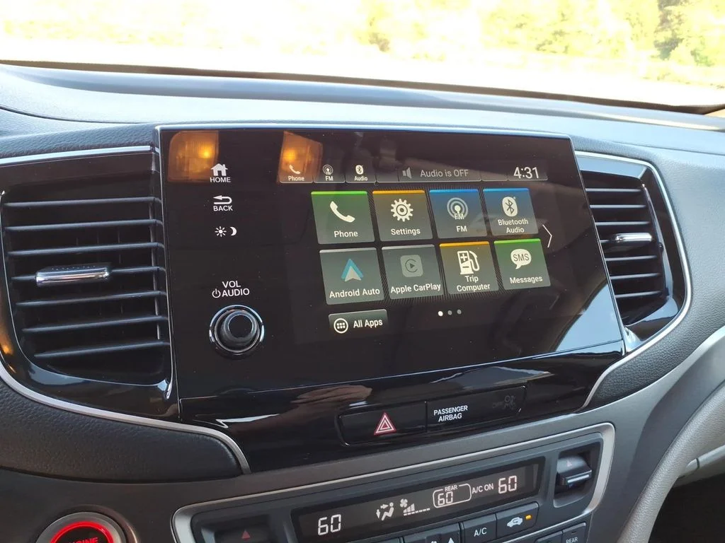 Used 2020 Silver Honda EX-L image 21