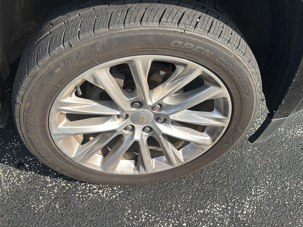 Used 2019 Black Chevrolet Premier image 9
