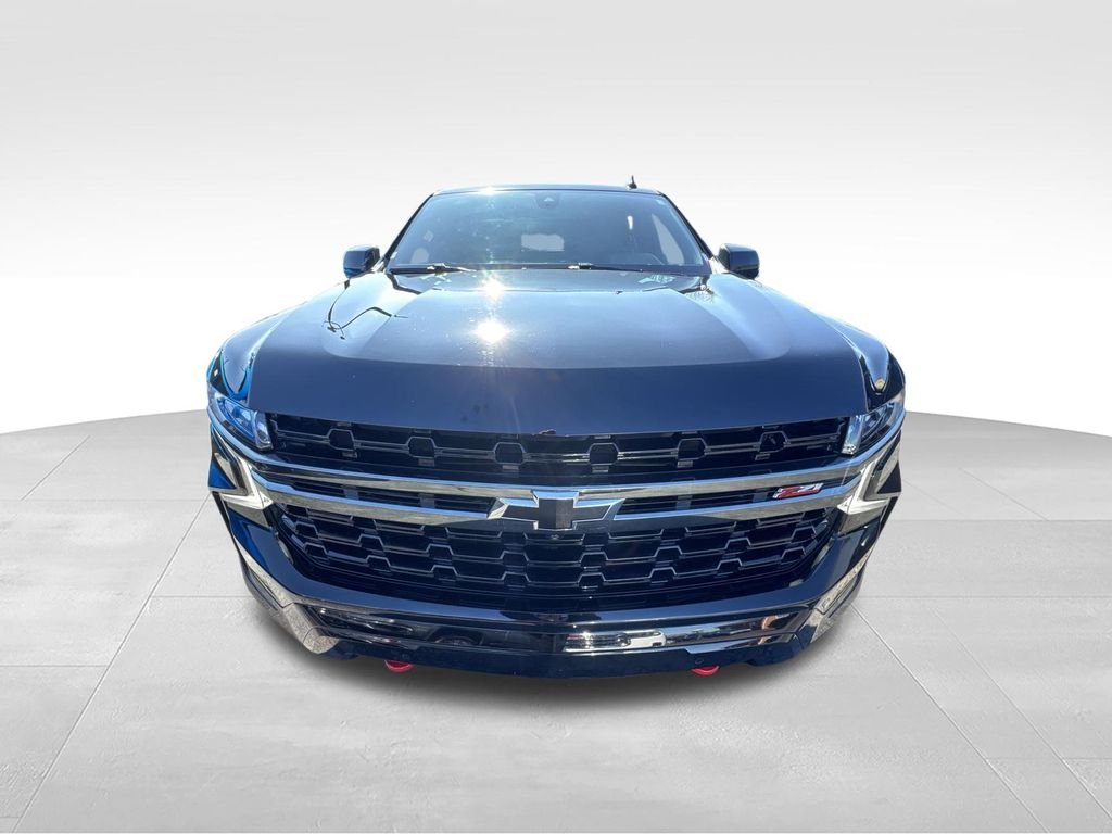 Used 2022 Black Chevrolet Z71 image 27