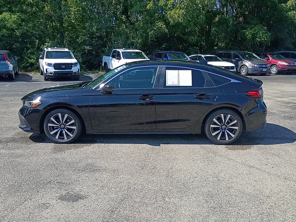 Certified Used 2023 Crystal Black Pearl Honda EX-L image 6