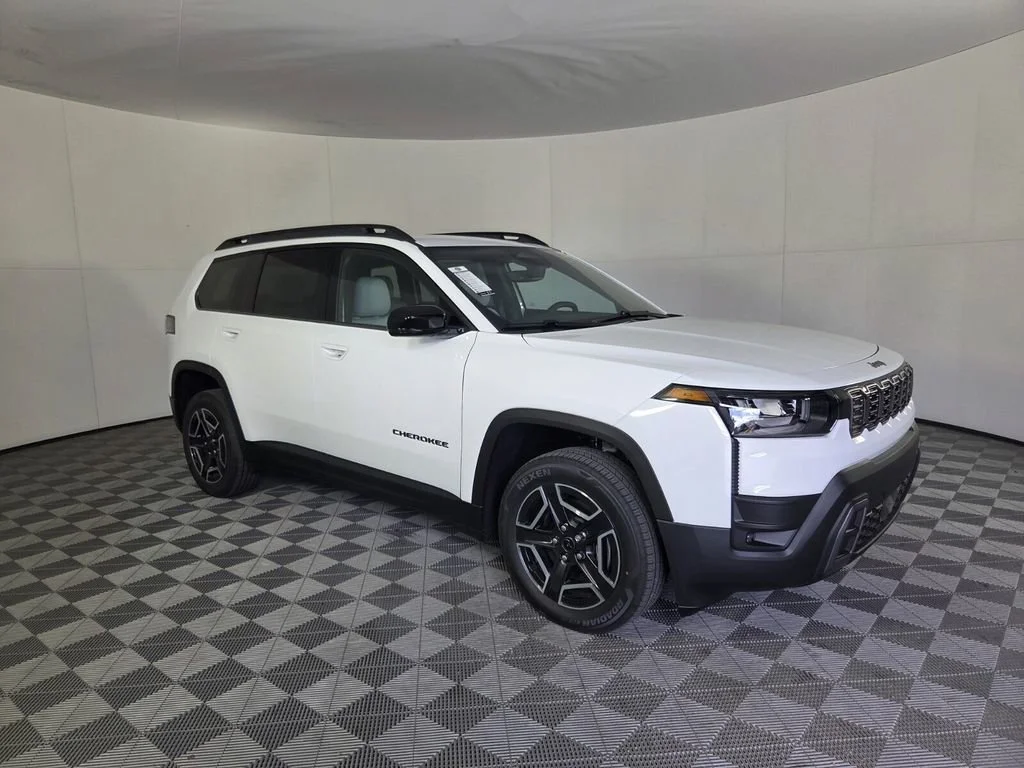 New 2026 Bright White Clear-Coat Exterior Paint Jeep Limited image 2