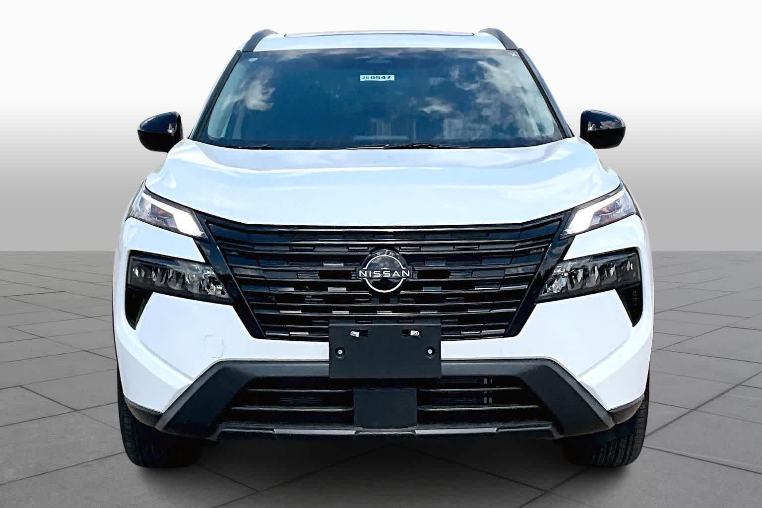 New 2026 Everest White Pearl TriCoat Nissan Dark Armor image 3
