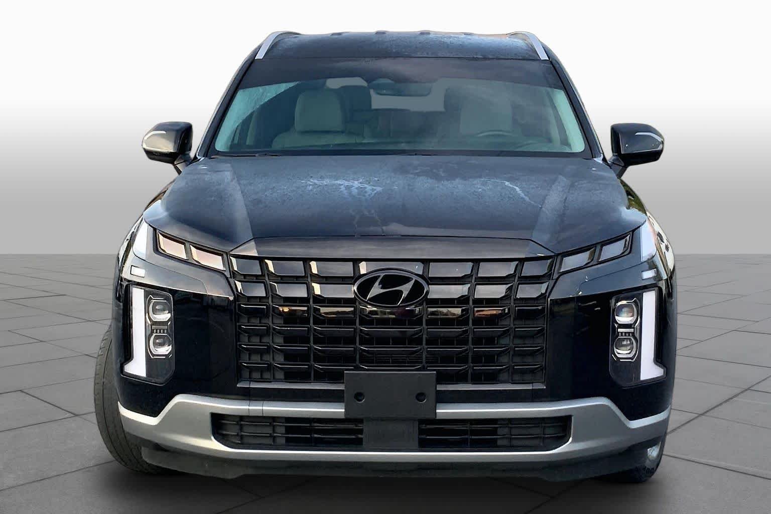 Used 2024 Abyss Black Pearl Hyundai SEL 7P image 4
