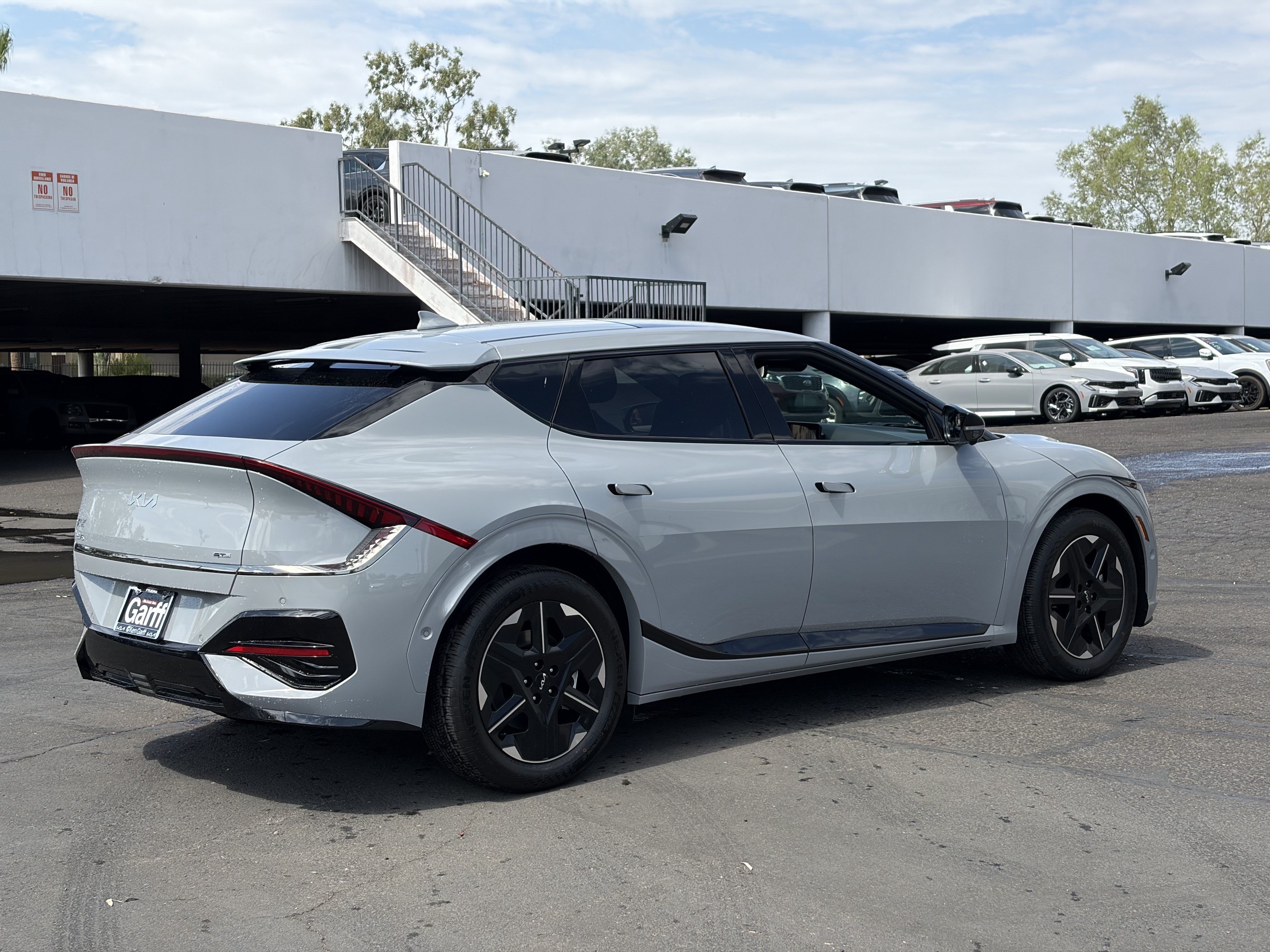 New 2026 Wolf Gray Kia GT-LINE image 4