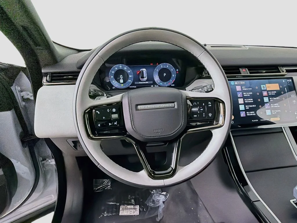 New 2026 Arroios Grey Land Rover S image 11