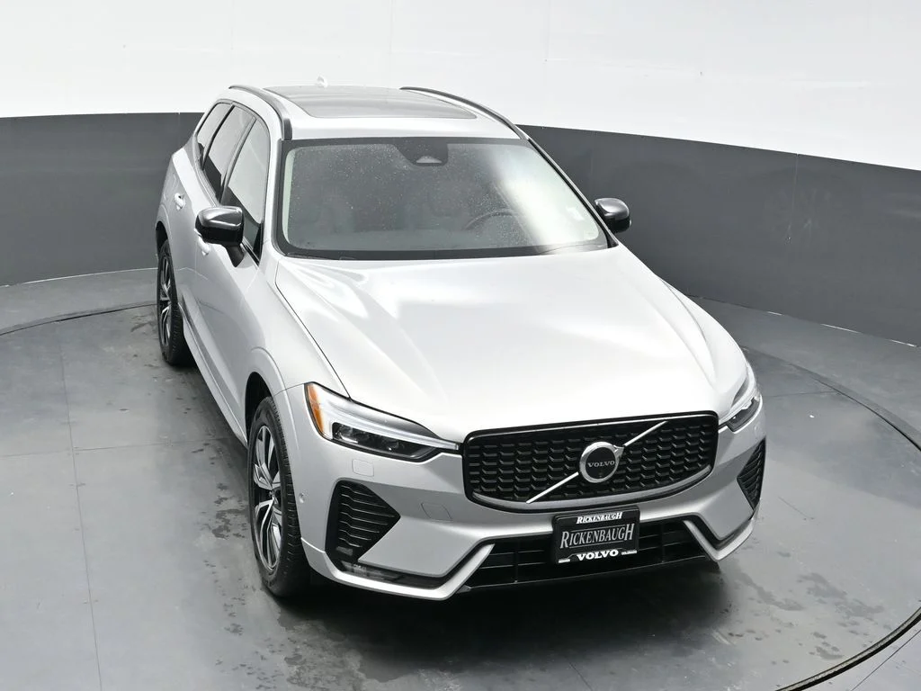 Certified Used 2025 Silver Dawn Volvo Plus image 31