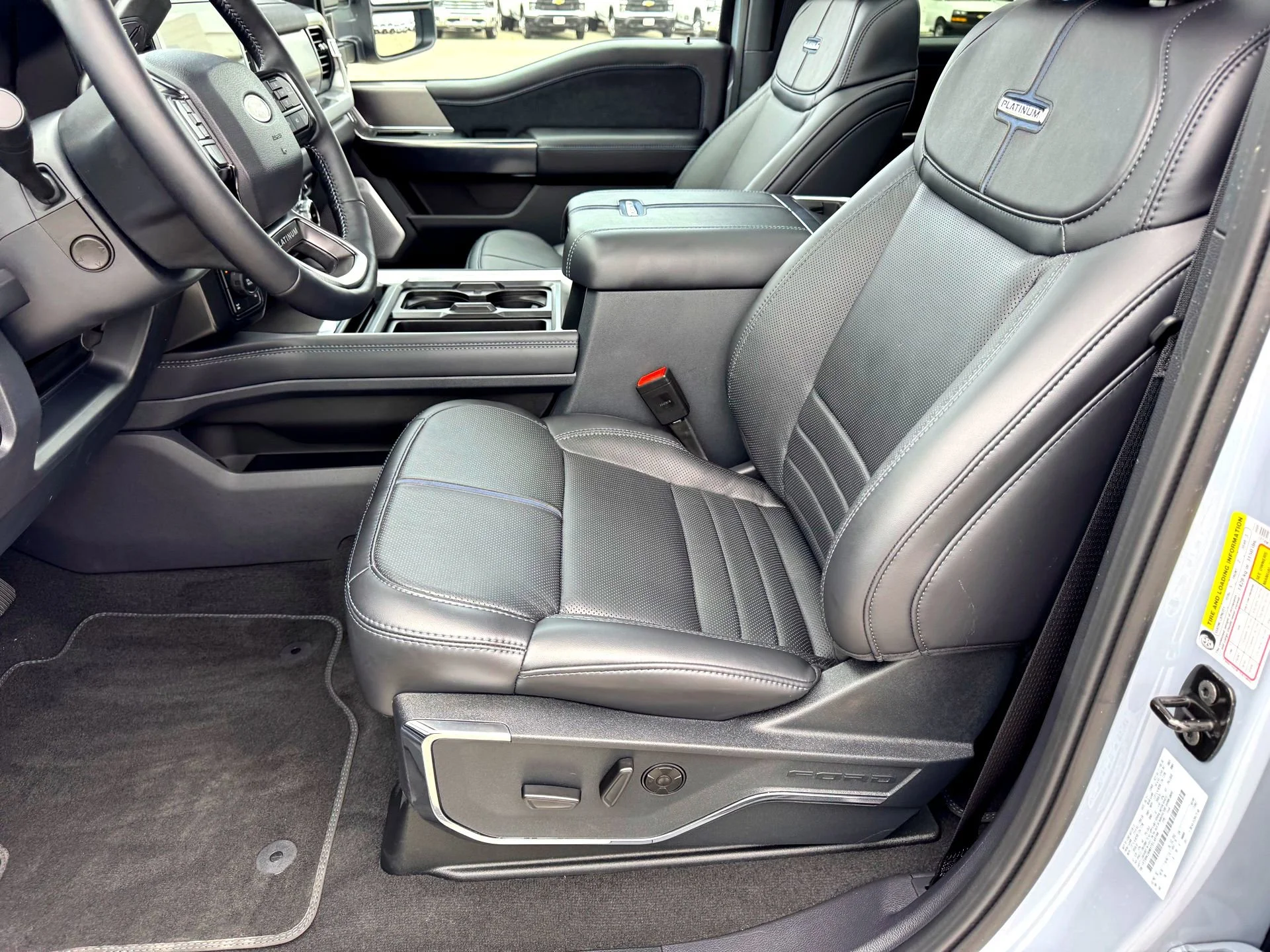 Used 2026  Ford XL image 12